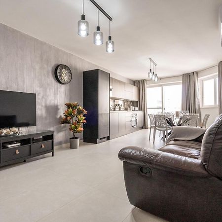 Brand New 3Br Apartment Close To All Amenities セント・ポールズ・ベイ エクステリア 写真
