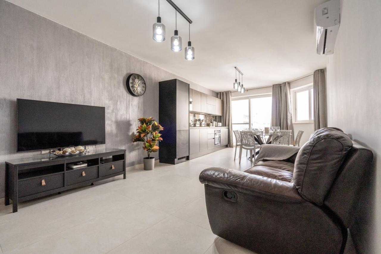 Brand New 3Br Apartment Close To All Amenities セント・ポールズ・ベイ エクステリア 写真